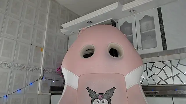 CrisOzzz online show from February 2026 07:59:02 PM