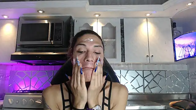 CrisOzzz online show from April 2026 05:36:01 PM
