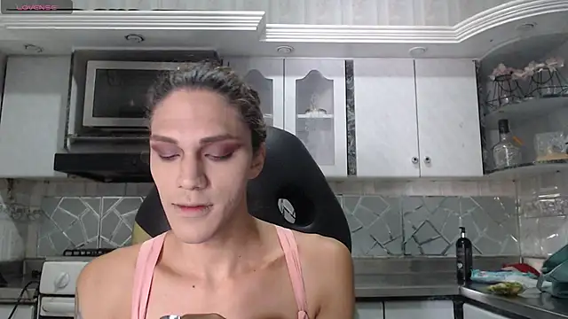 CrisOzzz online show from May 2026 05:39:02 PM
