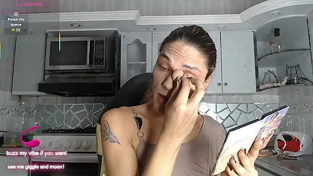 CrisOzzz online show from March 2026 06:53:01 PM