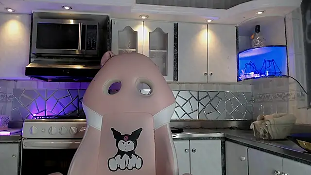 CrisOzzz online show from March 2026 06:04:01 PM