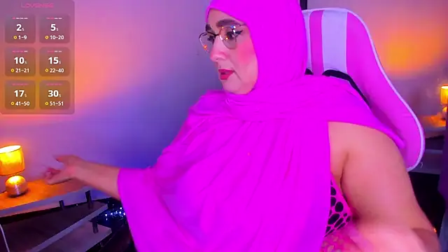 HijabiMilff online show from April 2026 02:44:02 PM