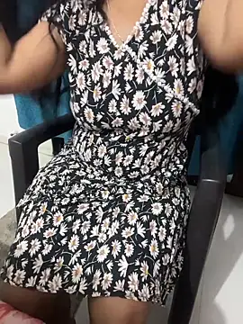 Snapshot of Queenlipx chatting on February 2026 03:24:01 PM Queenlipx online show from February 2026 03:24:01 PM