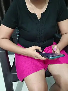 Queenlipx online show from March 2026 04:06:02 PM