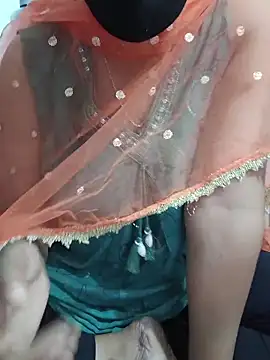 Snapshot of Queenlipx chatting on February 2026 03:44:01 PM Queenlipx online show from February 2026 03:44:01 PM