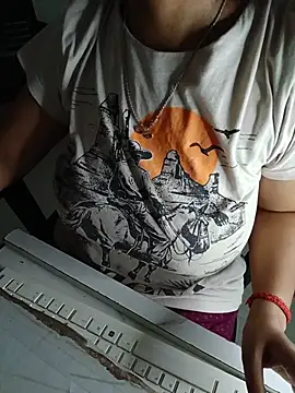 Queenlipx online show from April 2026 06:58:01 AM