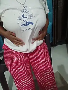 Queenlipx online show from March 2026 04:34:02 PM