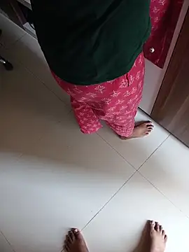 Queenlipx online show from March 2026 05:01:01 AM