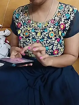 Queenlipx online show from March 2026 03:40:02 PM