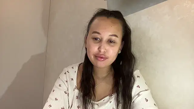 Dana 005 online show from May 2026 07:33:02 PM