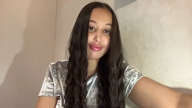 Dana 005 online show from May 2026 08:24:02 PM