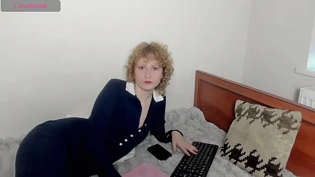 Snapshot of AnnStasia chatting on February 2026 03:45:02 PM AnnStasia online show from February 2026 03:45:02 PM