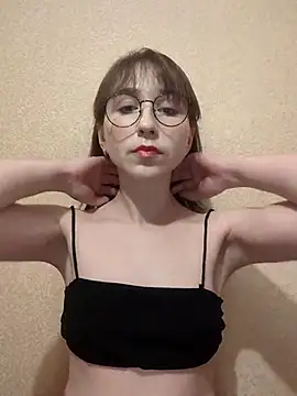 Ella17582 online show from March 2026 09:33:01 PM