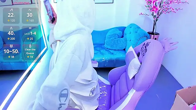 Chloe meoww online show from April 2026 07:28:02 PM