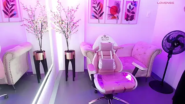Chloe meoww online show from May 2026 12:03:02 PM