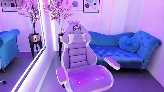 Chloe meoww online show from May 2026 12:11:01 PM