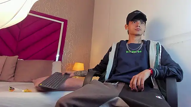 Dominic Foxx online show from February 2026 12:38:01 PM