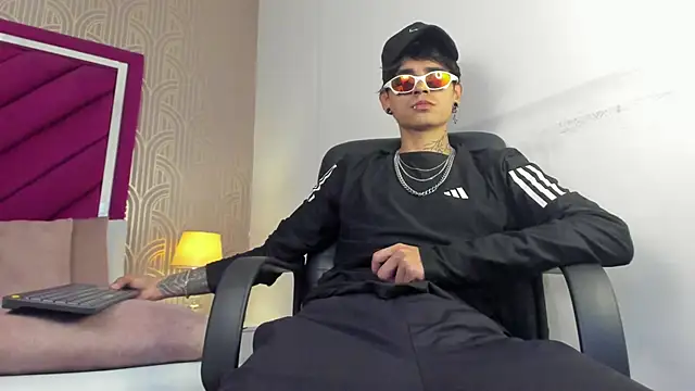 Dominic Foxx online show from February 2026 01:55:02 PM