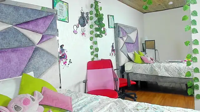 JennieRider online show from April 2026 06:25:02 PM