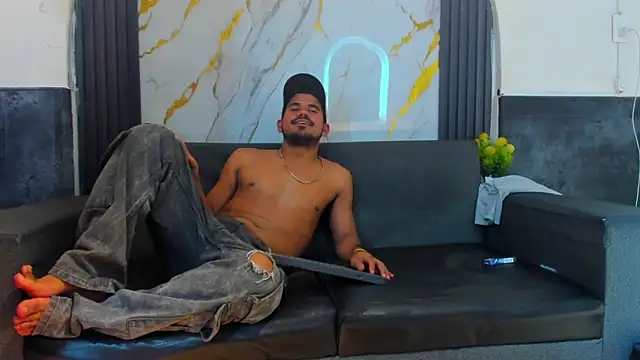 Latins on fire online show from April 2026 11:18:02 PM