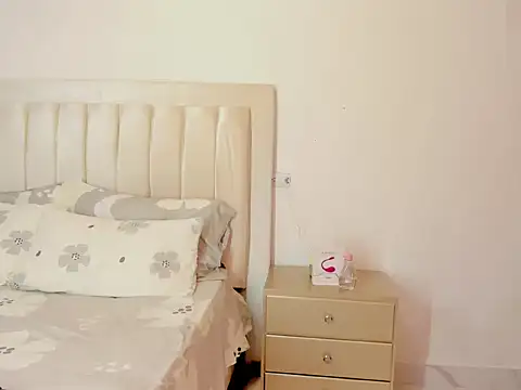 Scarlet luna1 online show from April 2026 11:11:02 PM