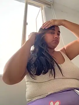 Eyssha online show from April 2026 12:39:01 PM