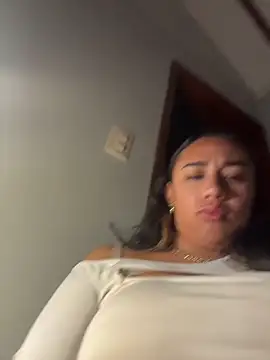 Eyssha online show from March 2026 12:00:02 AM