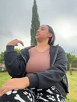 Eyssha online show from March 2026 12:49:01 PM