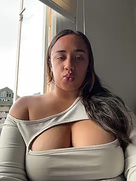 Eyssha online show from April 2026 12:12:01 PM