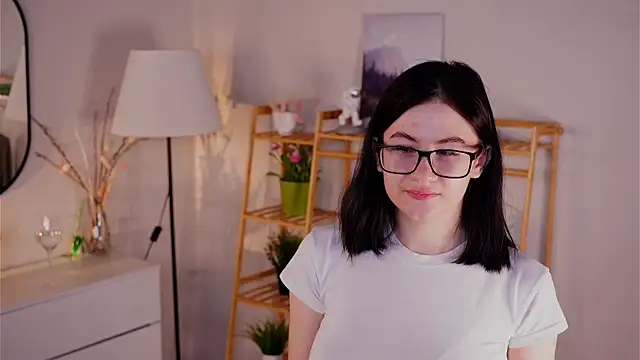 Snapshot of TwilaMode chatting on March 2026 03:51:01 AM TwilaMode online show from March 2026 03:51:01 AM