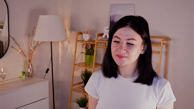 Snapshot of TwilaMode chatting on March 2026 05:08:02 AM TwilaMode online show from March 2026 05:08:02 AM