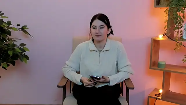 Snapshot of TwilaMode chatting on February 2026 07:33:02 AM TwilaMode online show from February 2026 07:33:02 AM