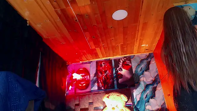 NikollThoms online show from April 2026 11:46:02 AM