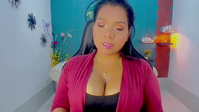 Elizabeth Suan  online show from May 2026 12:20:01 PM