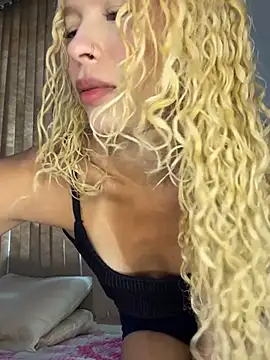 loirinha atrevida online show from April 2026 04:25:01 PM