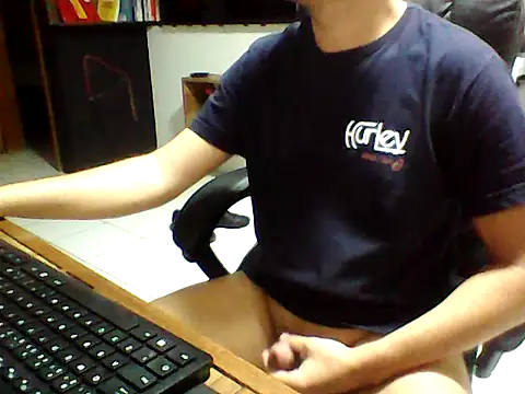 FabioZoe1 online show from April 2026 12:03:01 AM