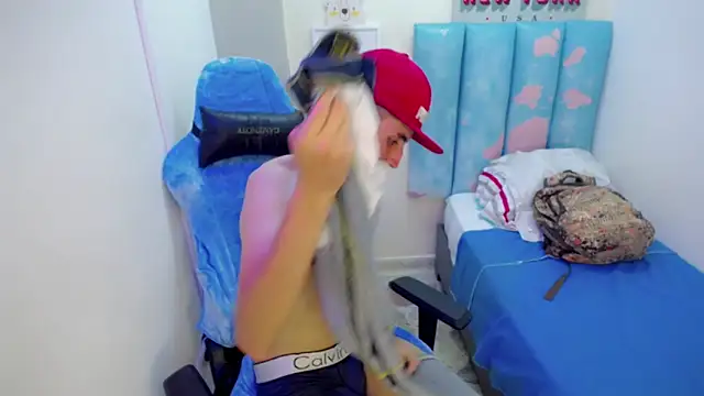 Snapshot of Houston_bby_ chatting on March 2026 08:09:02 PM Houston bby online show from March 2026 08:09:02 PM