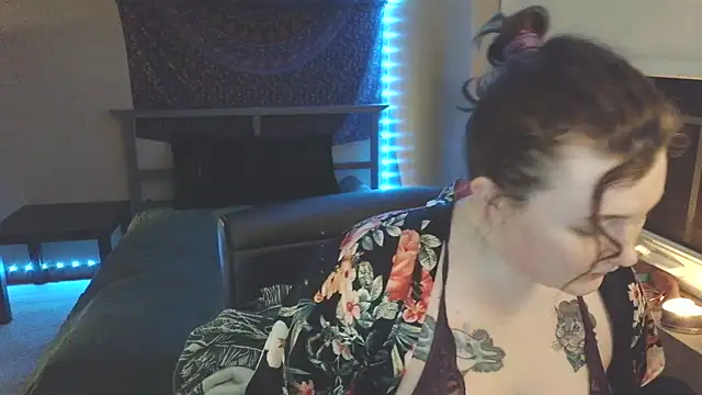 Snapshot of VelvetVixenXOX chatting on March 2026 01:53:02 AM VelvetVixenXOX online show from March 2026 01:53:02 AM