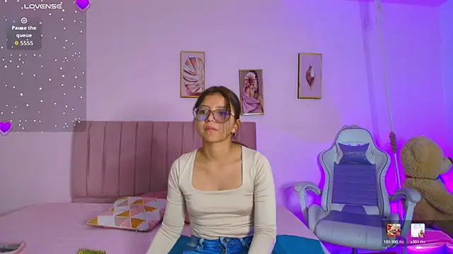 Zoow bluussh online show from February 2026 12:28:02 PM