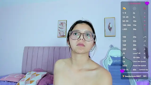 Zoow bluussh online show from April 2026 07:58:02 PM