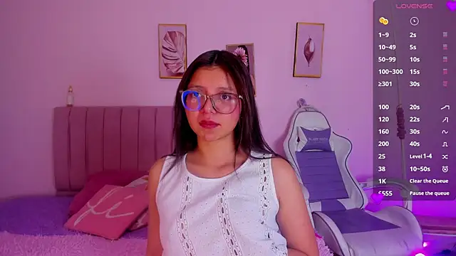 Zoow bluussh online show from March 2026 12:07:02 PM