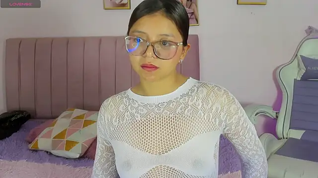 Zoow bluussh online show from April 2026 12:42:01 PM