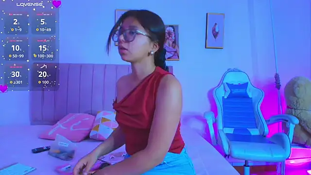 Zoow bluussh online show from February 2026 12:16:02 PM