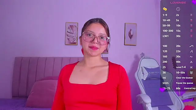 Zoow bluussh online show from April 2026 12:06:01 PM