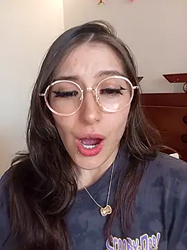 Sweett Karol online show from March 2026 07:20:02 PM