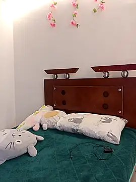 Sweett Karol online show from March 2026 06:42:01 PM