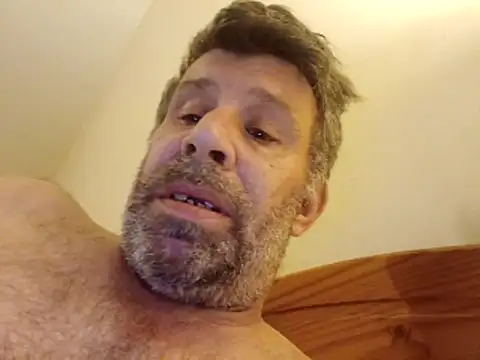 stud2512 online show from April 2026 09:30:02 PM