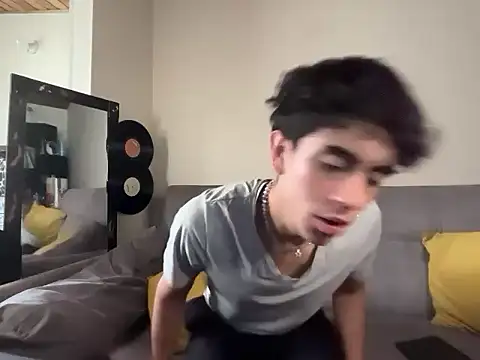 Stolas ying online show from March 2026 09:11:01 PM