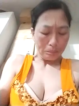 lris-Beauty77 online show from April 2026 09:52:01 PM