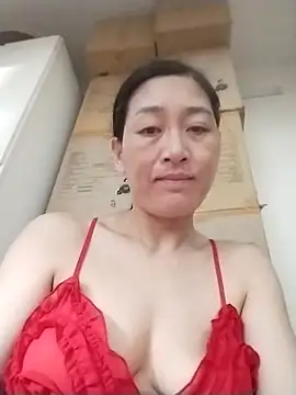 Snapshot of lris-Beauty77 chatting on April 2026 08:20:01 PM lris-Beauty77 online show from April 2026 08:20:01 PM